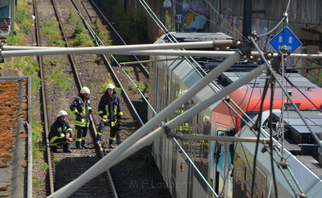 Unfall zwischen zwei KVB Bahnen Koeln Hoehenhaus Im Weidenbruch P049.JPG